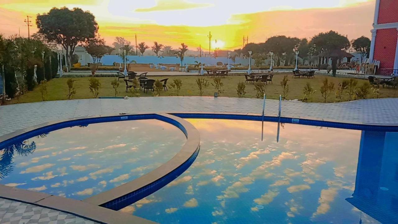 The Kamoda Resort Ambikāpur Eksteriør bilde